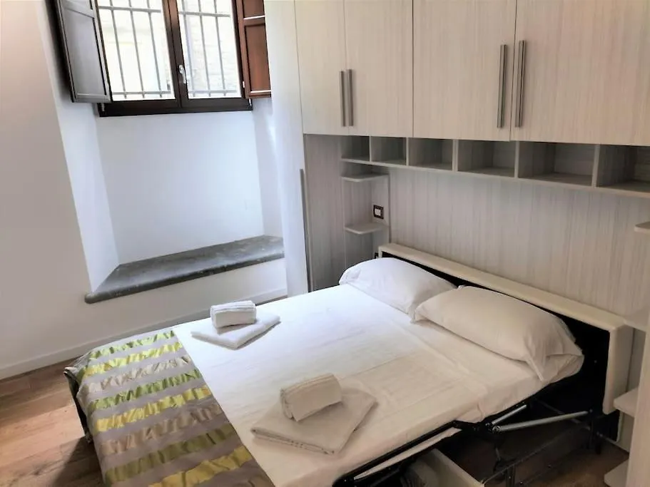 Pandolfini Apartment- With 2 Bedrooms Florence Apartment