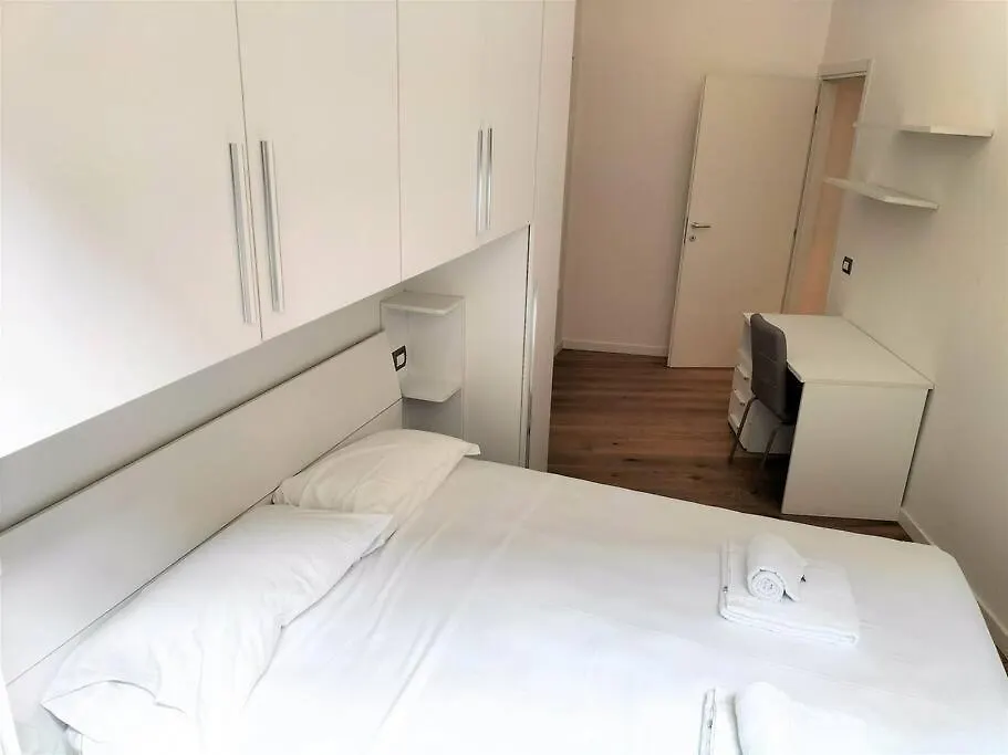 Pandolfini Apartment- With 2 Bedrooms Florence Italy